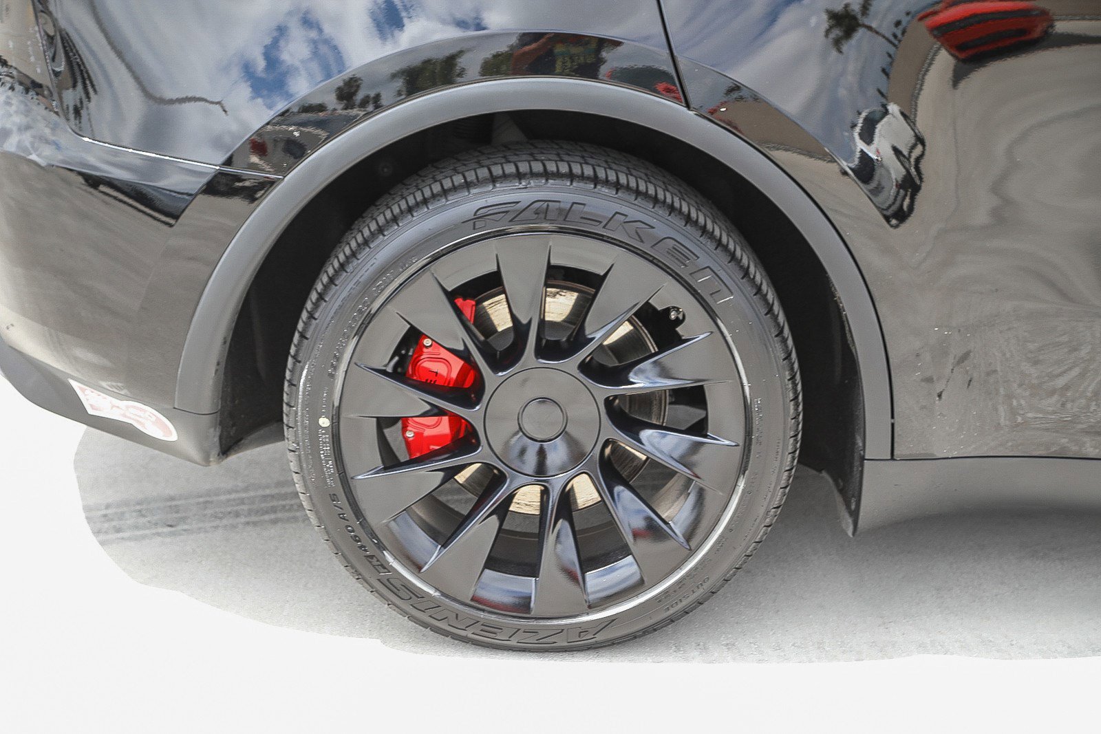 Used 2024 Tesla Model Y Long Range AWD/4WD image 11