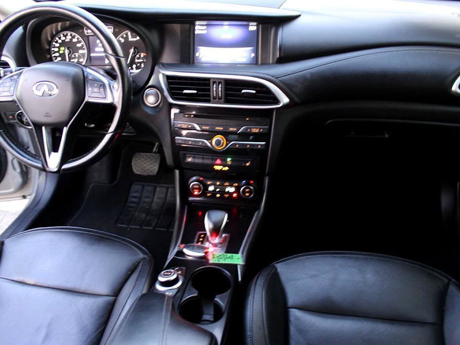 Used 2018 INFINITI QX30 AWD image 19