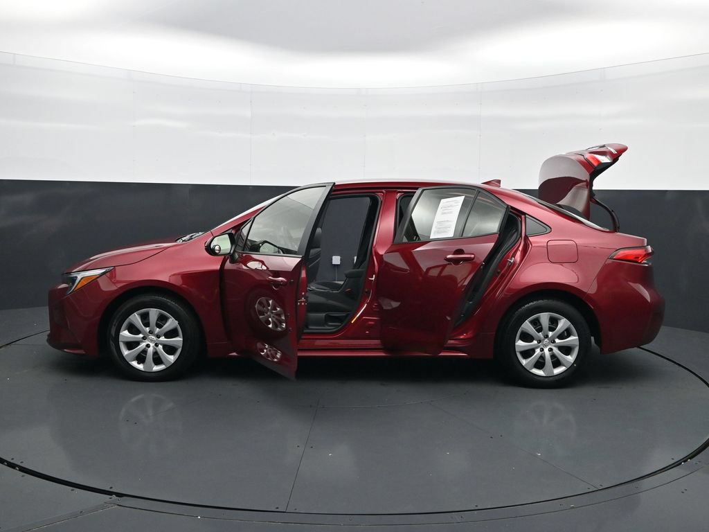 Used 2025 Toyota Corolla LE FWD image 46