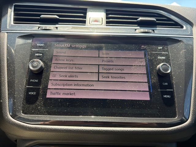 Used 2018 Volkswagen Tiguan SE w/ Panoramic Sunroof Package AWD/4WD image 31