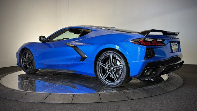 Used 2024 Chevrolet Corvette Stingray Premium Cpe w/ Z51 Performance Package RWD image 3