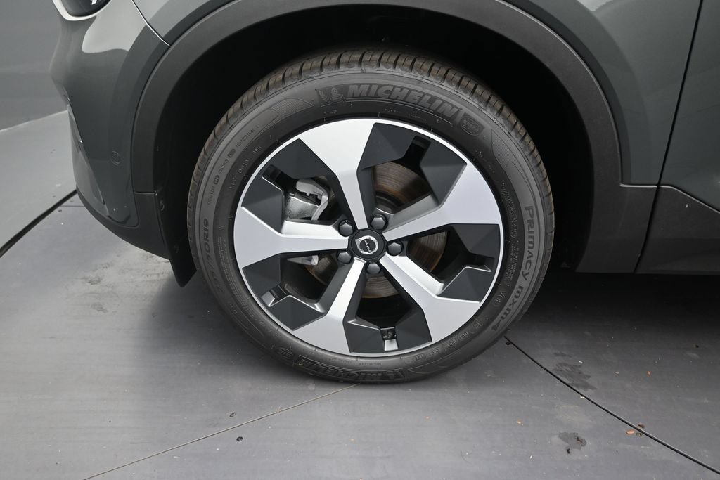 New 2026 Volvo XC40 B5 Plus w/ Climate Package AWD/4WD image 9