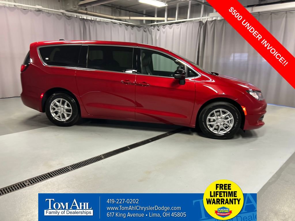 New 2026 Chrysler Voyager LX image 8