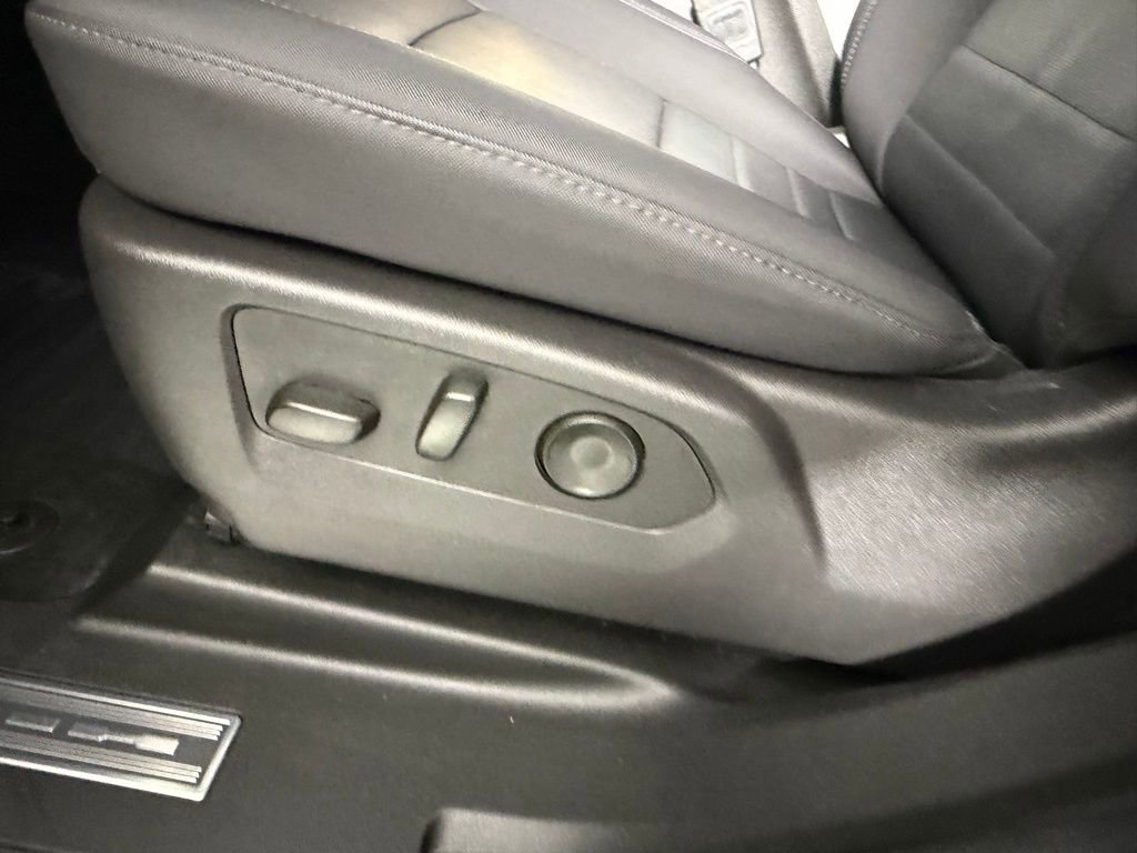 Used 2025 GMC Hummer EV 2X image 24