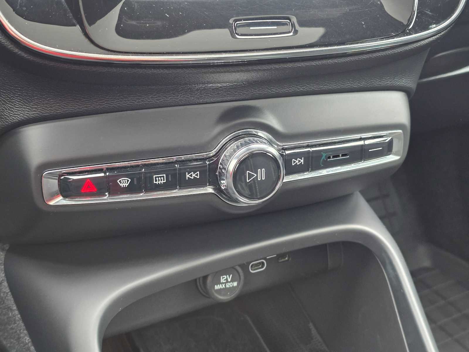 Certified 2023 Volvo C40 P8 Recharge Ultimate w/ Protection Package Premier AWD/4WD image 31