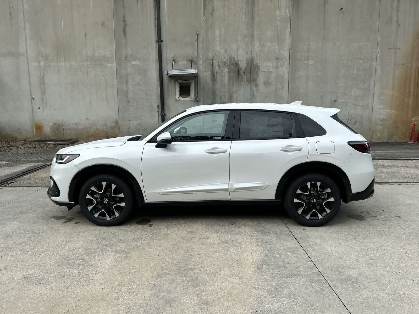 New 2027 Honda HR-V EX-L image 2