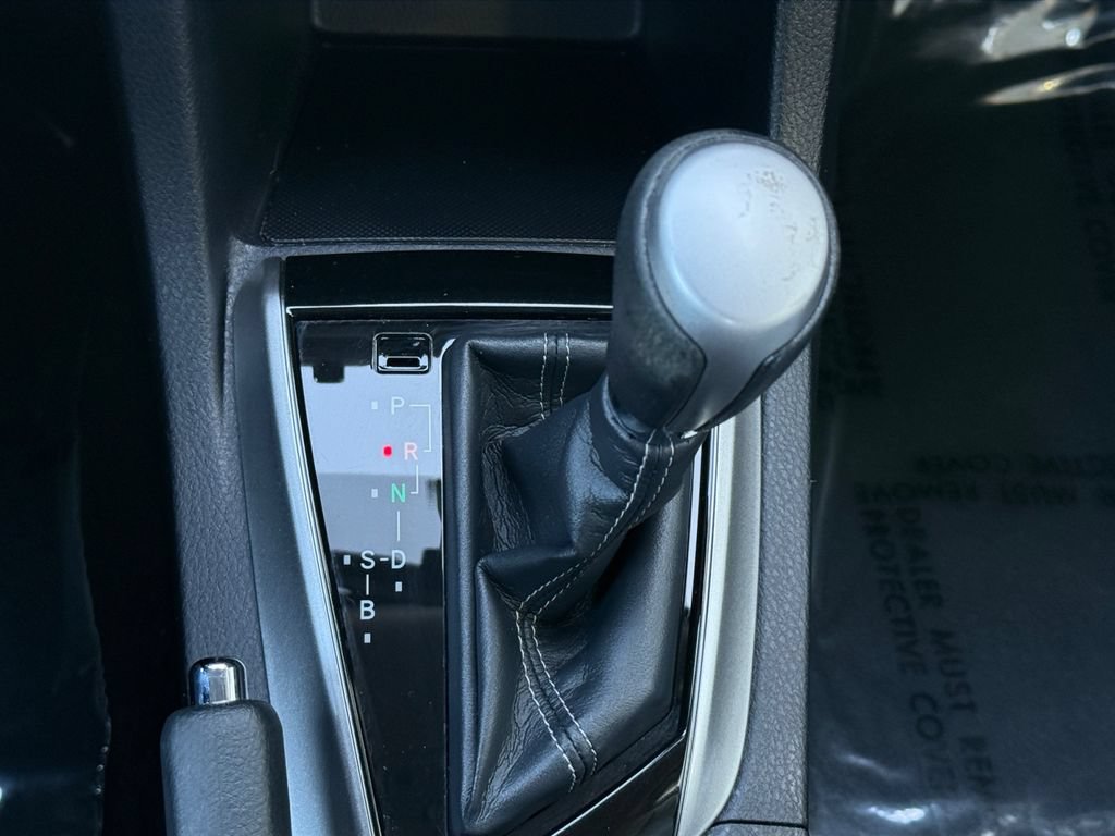 Used 2016 Toyota Corolla LE FWD image 18
