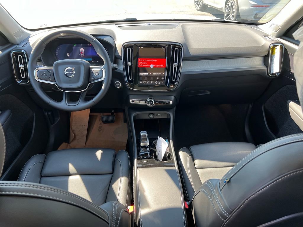 New 2026 Volvo XC40 B5 Plus w/ Climate Package AWD/4WD image 23
