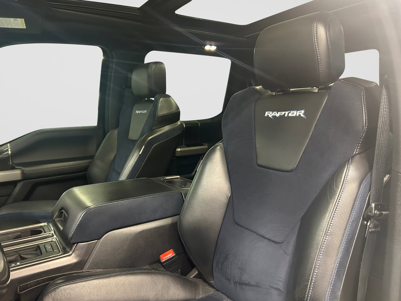 Used 2019 Ford F150 Raptor w/ Equipment Group 802A Luxury AWD/4WD image 10