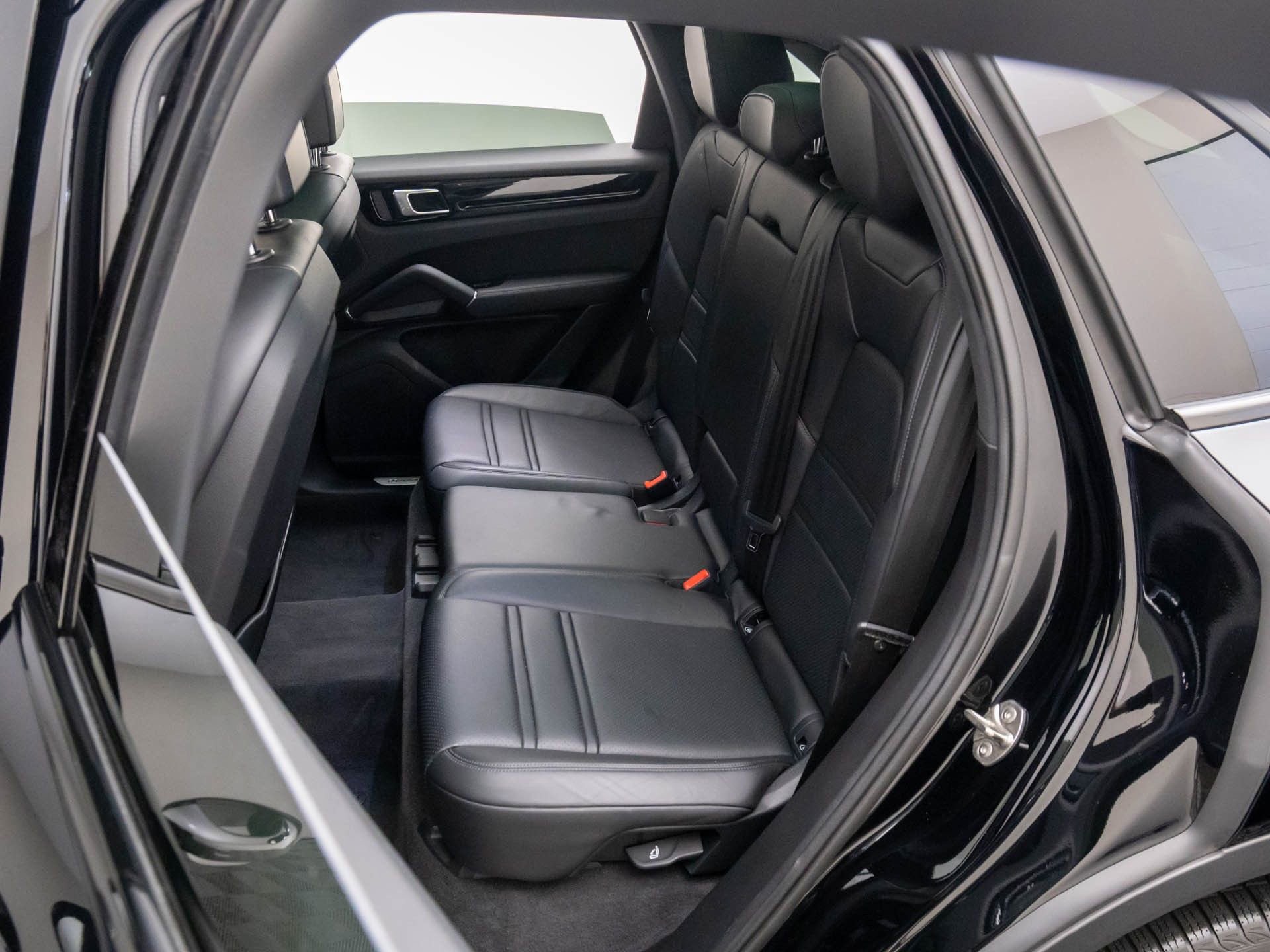 Certified 2022 Porsche Cayenne image 15