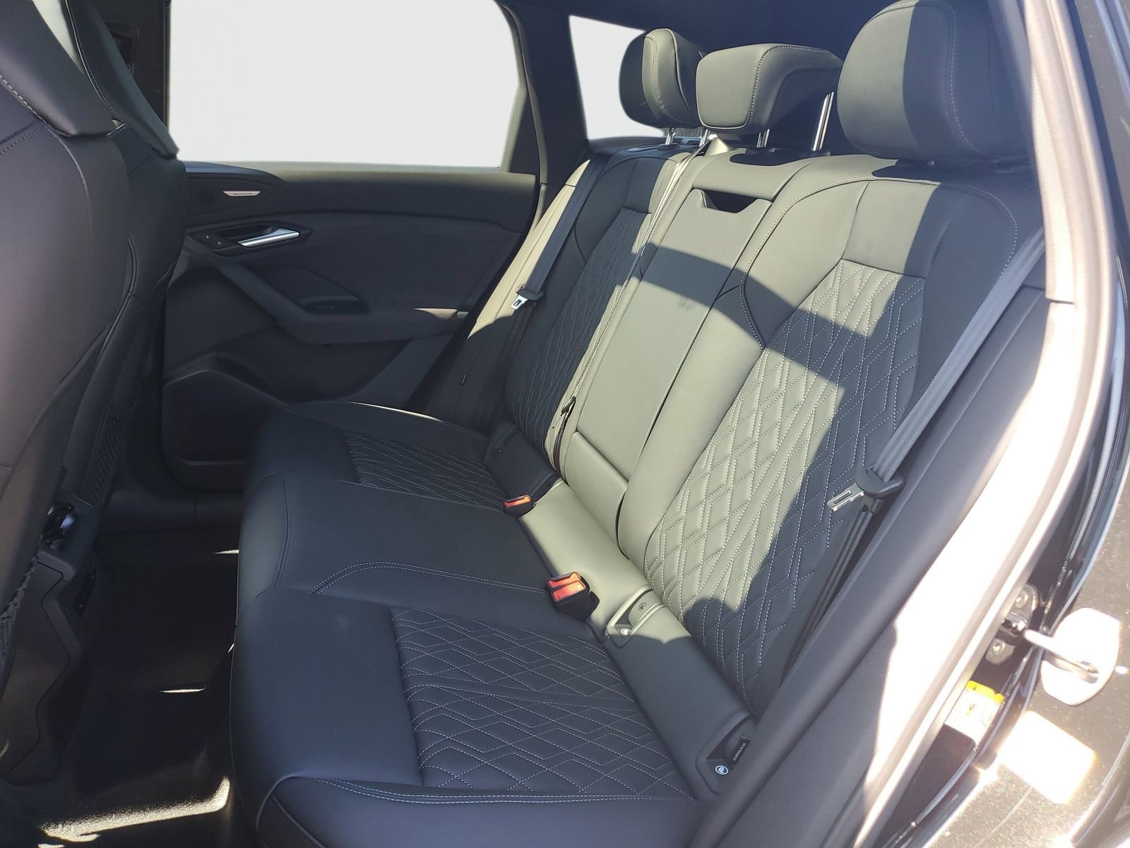 New 2025 Audi SQ6 e-tron Premium Plus image 14