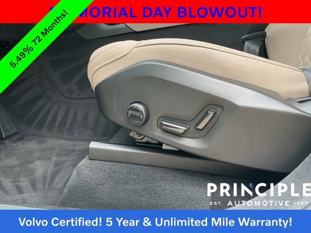 Certified 2025 Volvo XC90 B6 Plus AWD/4WD image 32