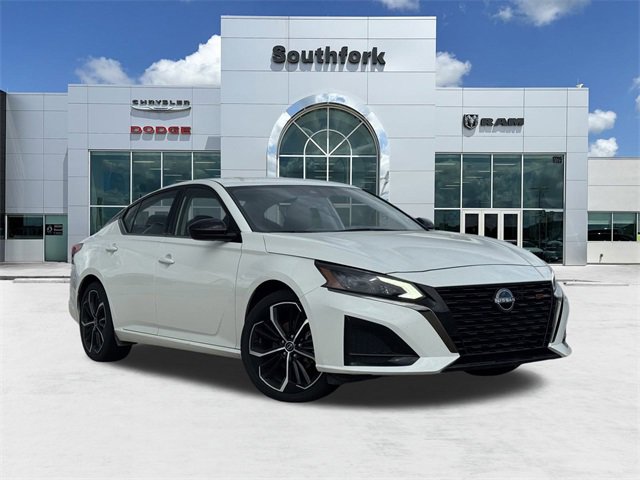 Used 2024 Nissan Altima 2.5 SR