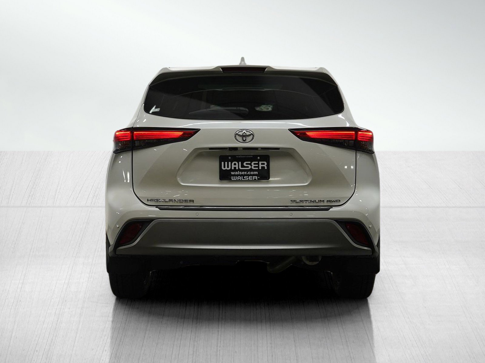 Used 2021 Toyota Highlander Platinum AWD/4WD image 4