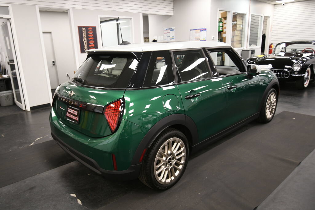 Used 2025 MINI Cooper S FWD image 8