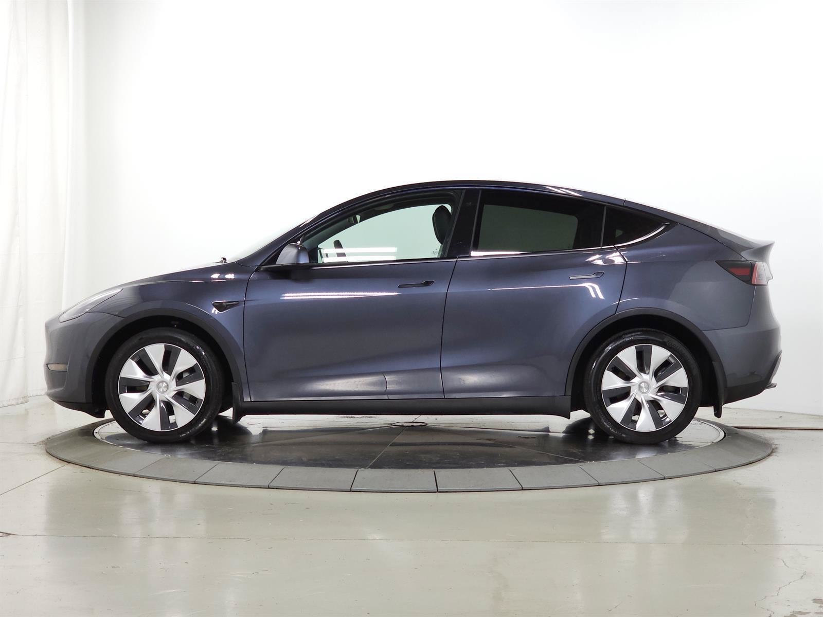 Used 2021 Tesla Model Y Long Range AWD/4WD image 4