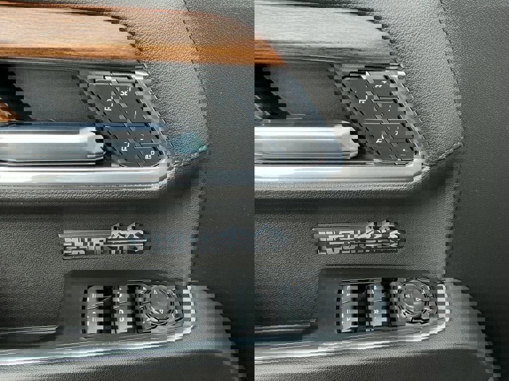 Used 2022 Chevrolet Silverado 1500 High Country w/ High Country Premium Package image 19