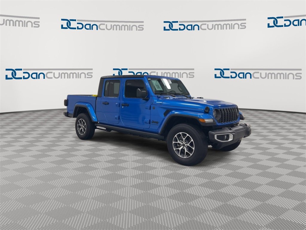 Used 2024 Jeep Gladiator Sport image 2