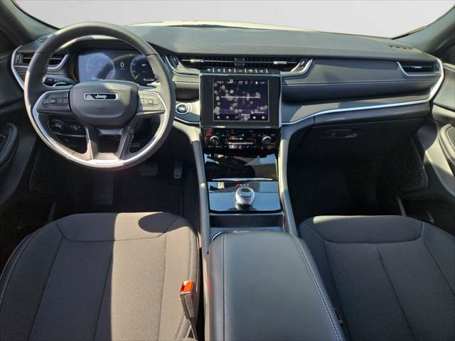 Certified 2025 Jeep Grand Cherokee Laredo X w/ Luxury Tech Group I AWD/4WD image 10