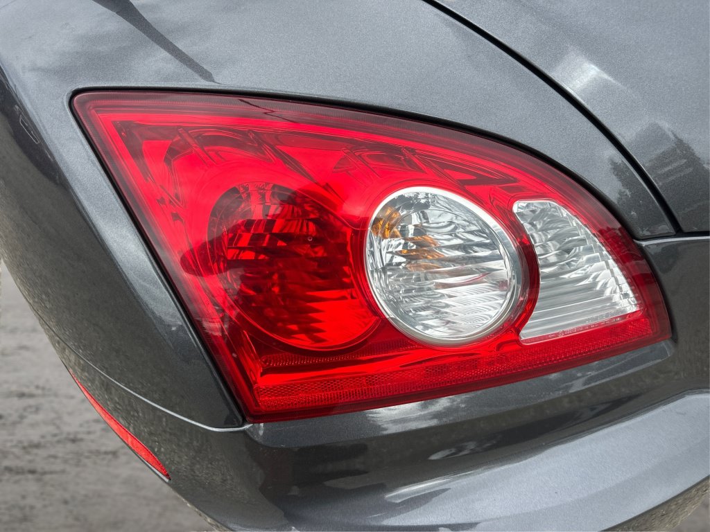 Used 2005 Chrysler Crossfire Limited RWD image 19