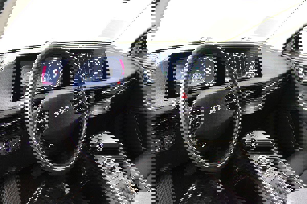 Used 2022 Kia EV6 Wind image 8