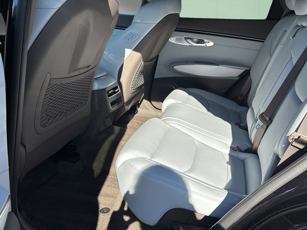 Certified 2026 Genesis GV70 2.5T Advanced image 21