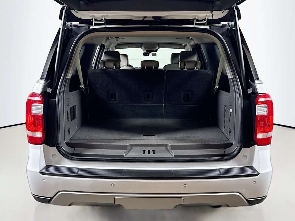 Used 2020 Ford Expedition Max XLT w/ Equipment Group 202A RWD image 24