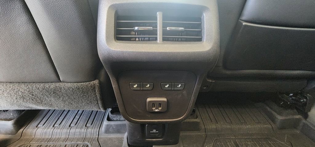 Used 2024 GMC Terrain Denali w/ Denali Premium Package AWD/4WD image 24