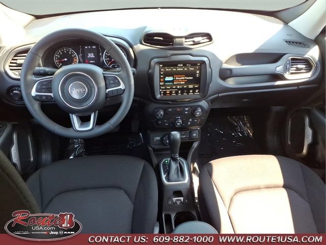 Used 2023 Jeep Renegade Latitude AWD/4WD image 23