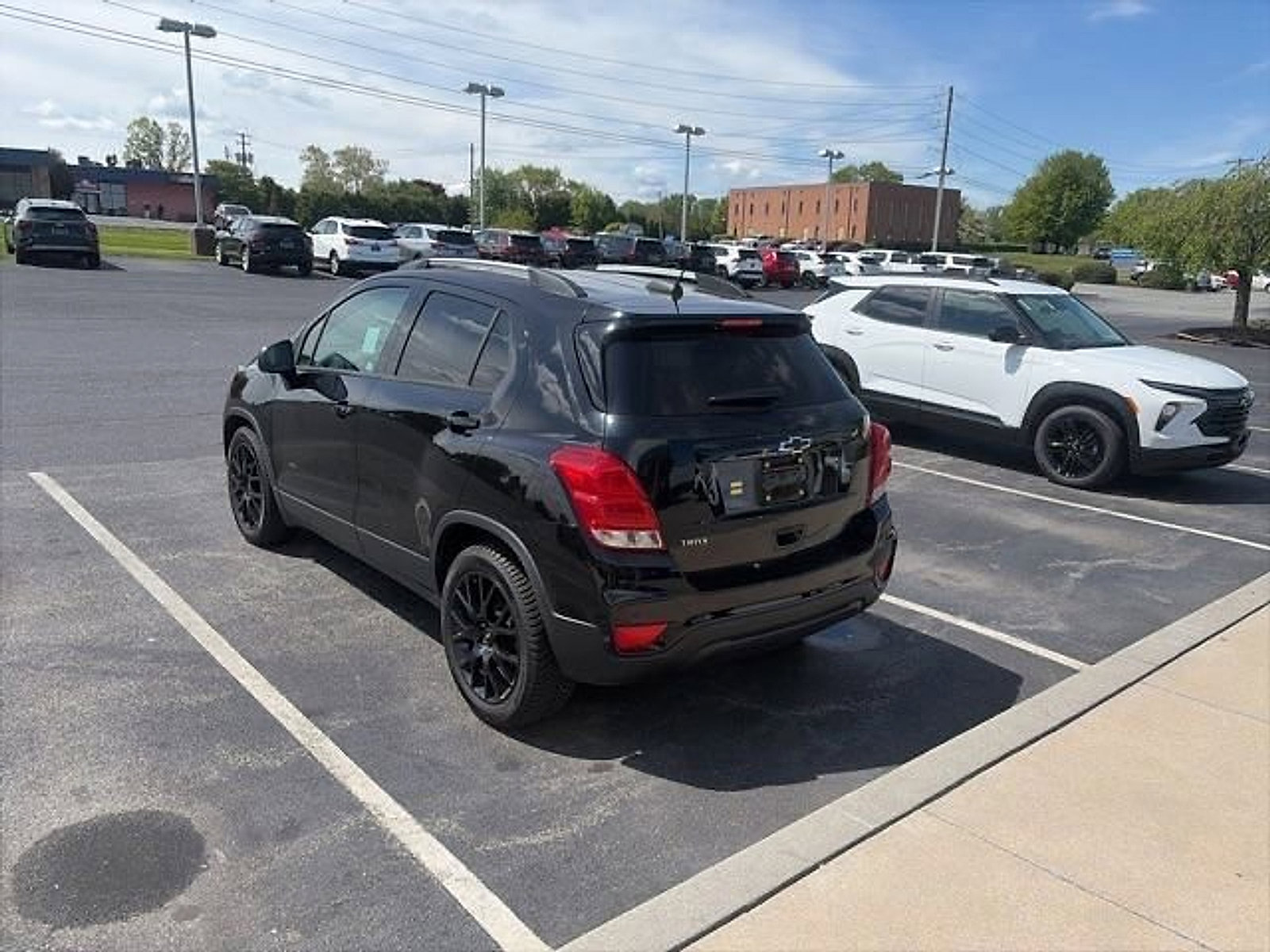 Certified 2021 Chevrolet Trax LT w/ Premium Seat Package FWD image 4