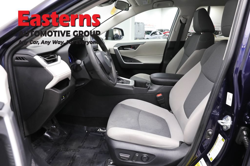 Used 2024 Toyota RAV4 XLE AWD/4WD image 13