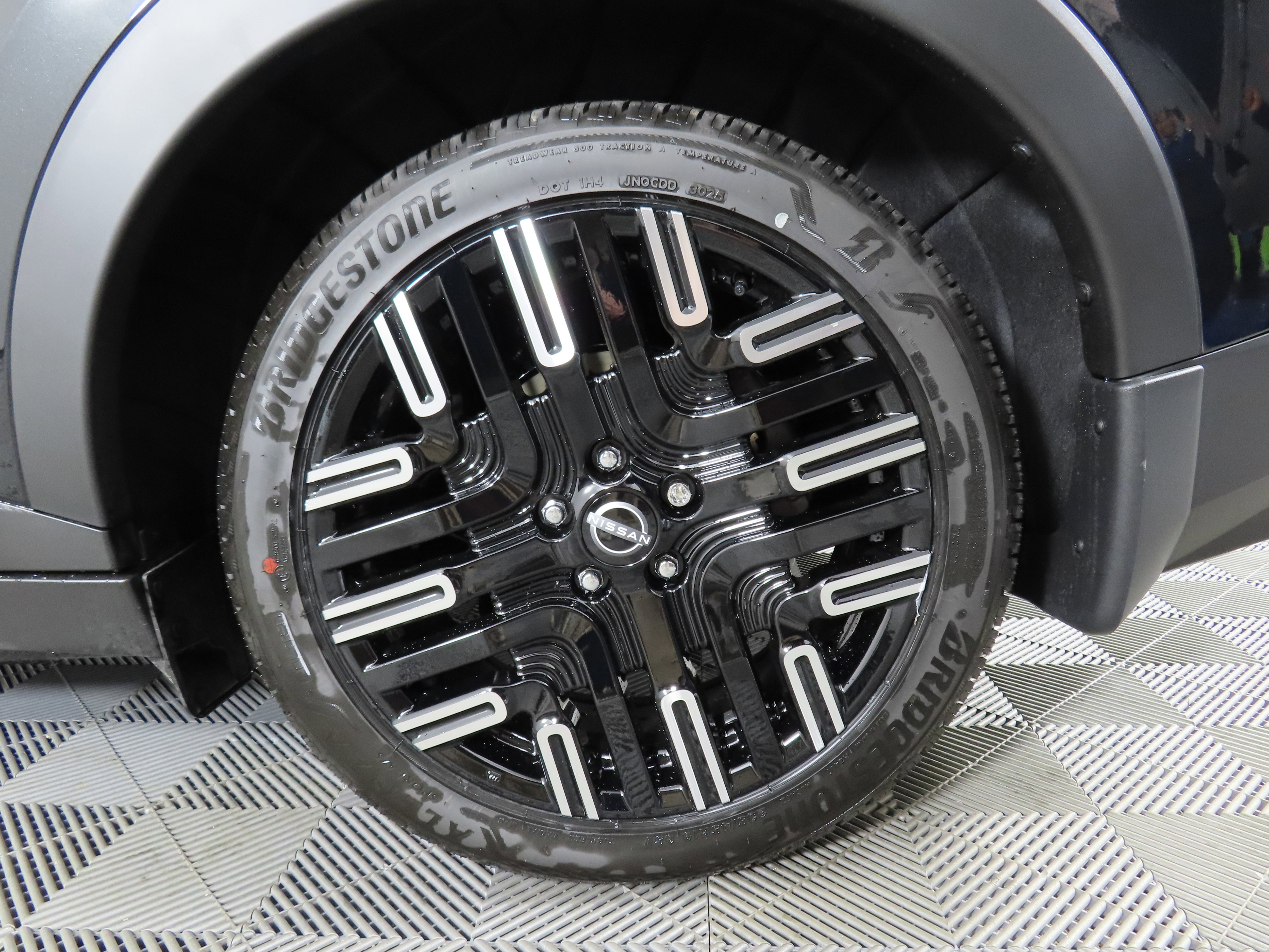 New 2026 Nissan Leaf Platinum+ w/ Cargo Package (Platinum+) image 13