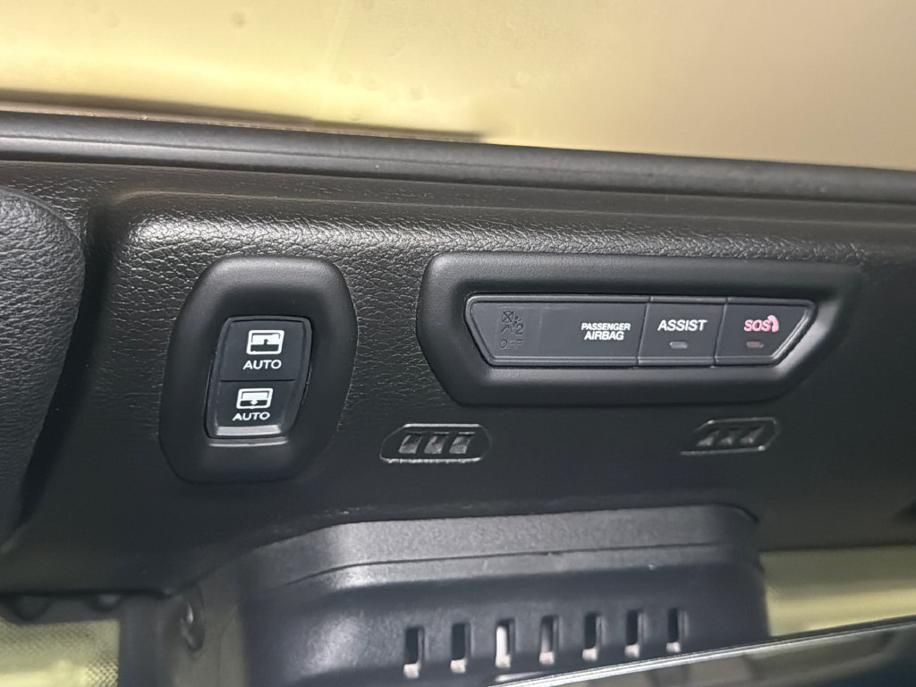 Used 2023 Jeep Wrangler Unlimited Sahara w/ Cold Weather Group AWD/4WD image 33