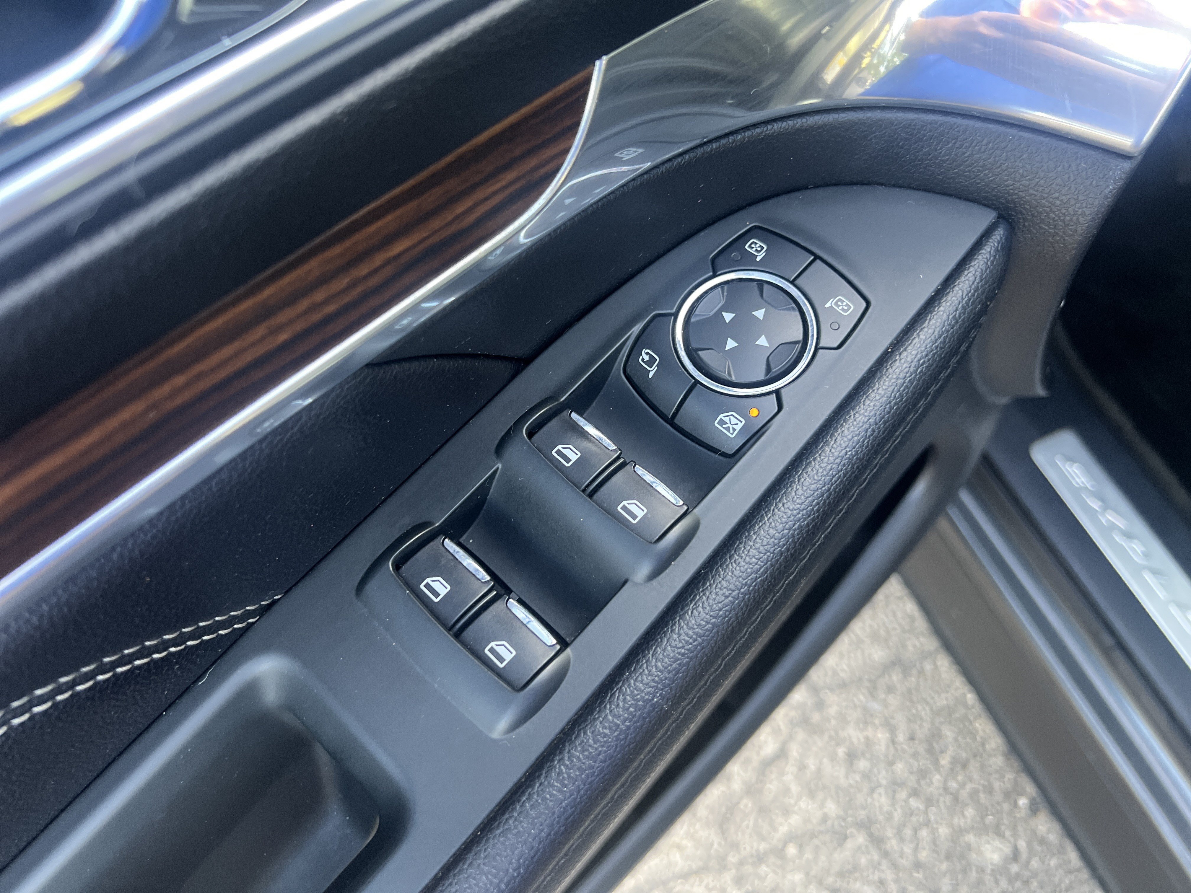 Used 2016 Ford Explorer Limited AWD/4WD image 17