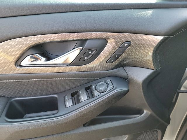 Certified 2023 Chevrolet Traverse Premier w/ Redline Edition image 16