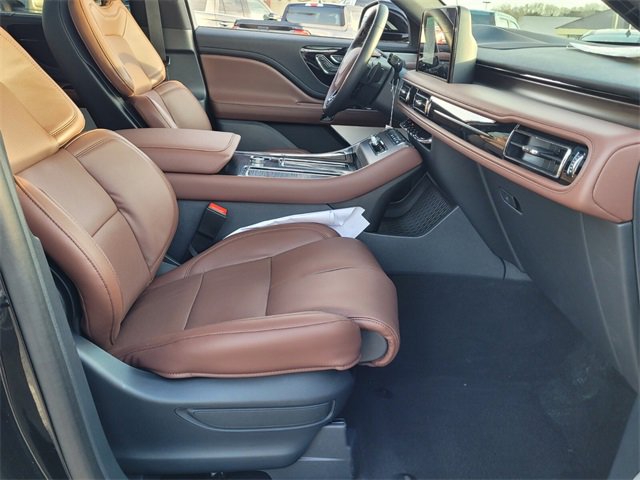 New 2025 Lincoln Aviator Reserve w/ Equipment Group 201A image 21
