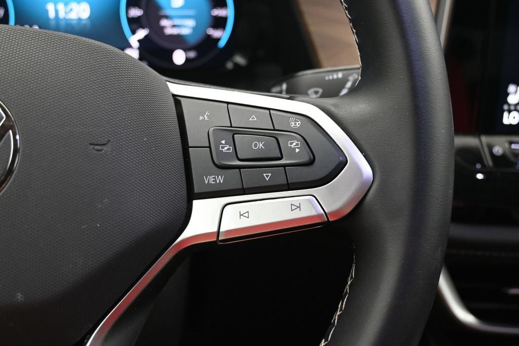 Used 2025 Volkswagen Atlas SE FWD image 6