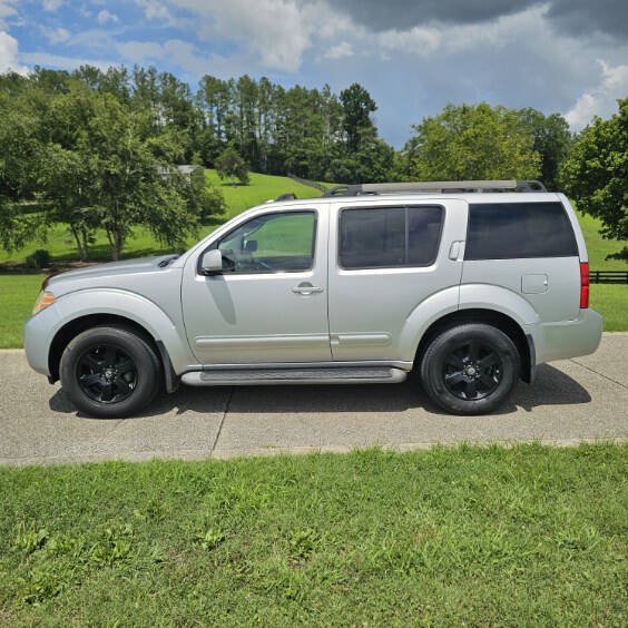 Used 2008 Nissan Pathfinder SE w/ Leather Pkg AWD/4WD image 5