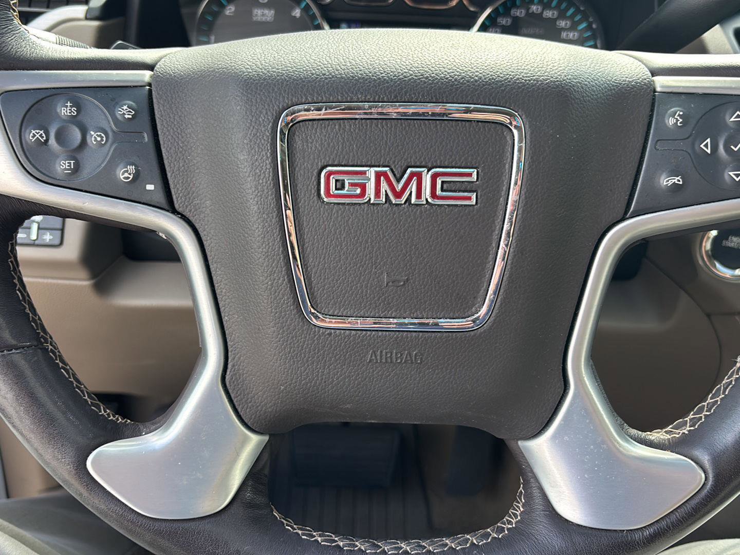 Used 2019 GMC Yukon XL SLT w/ Open Road Package RWD image 19