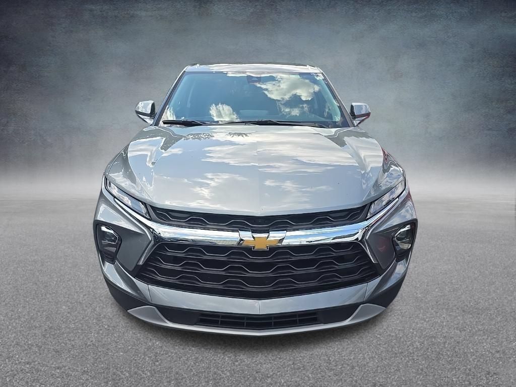Used 2025 Chevrolet Blazer LT AWD/4WD image 3