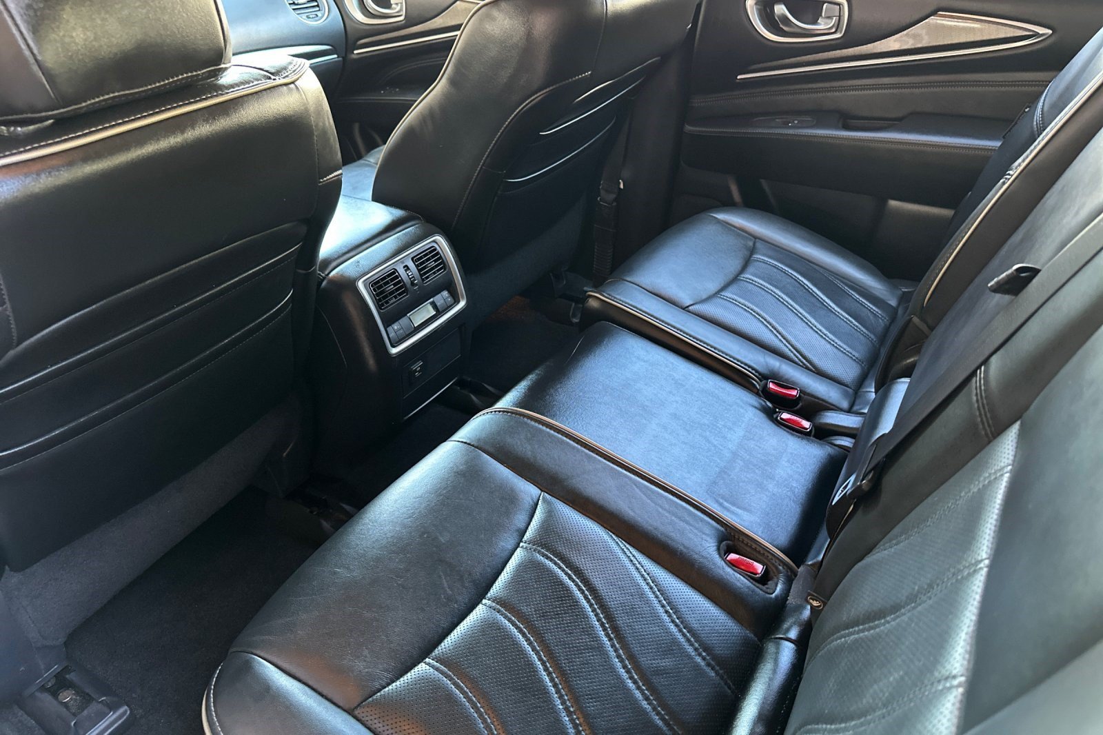 Used 2019 INFINITI QX60 Luxe w/ Essential Package AWD/4WD image 30