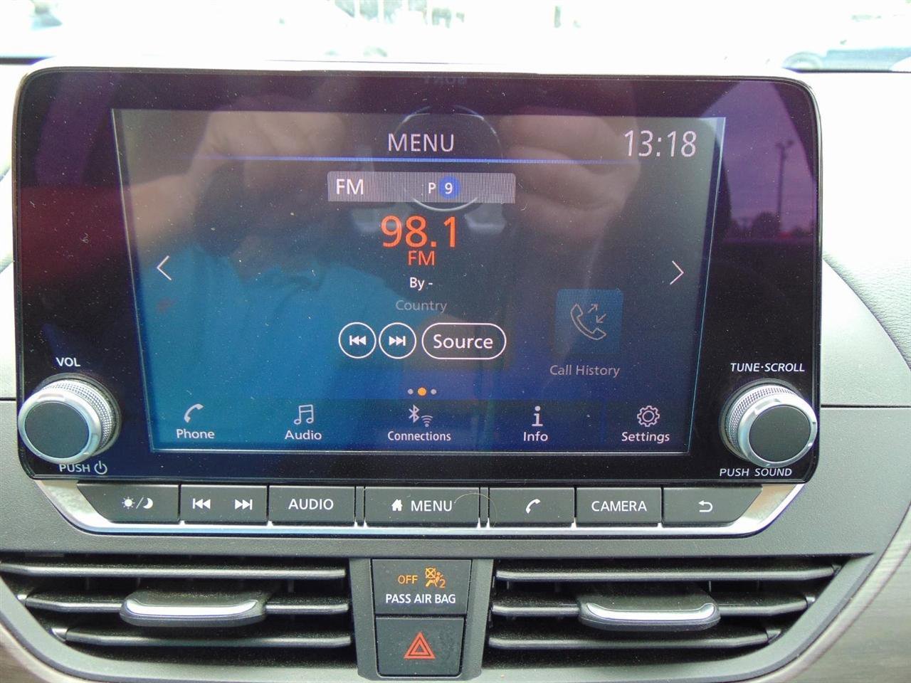 Used 2024 Nissan Altima 2.5 SV FWD image 25