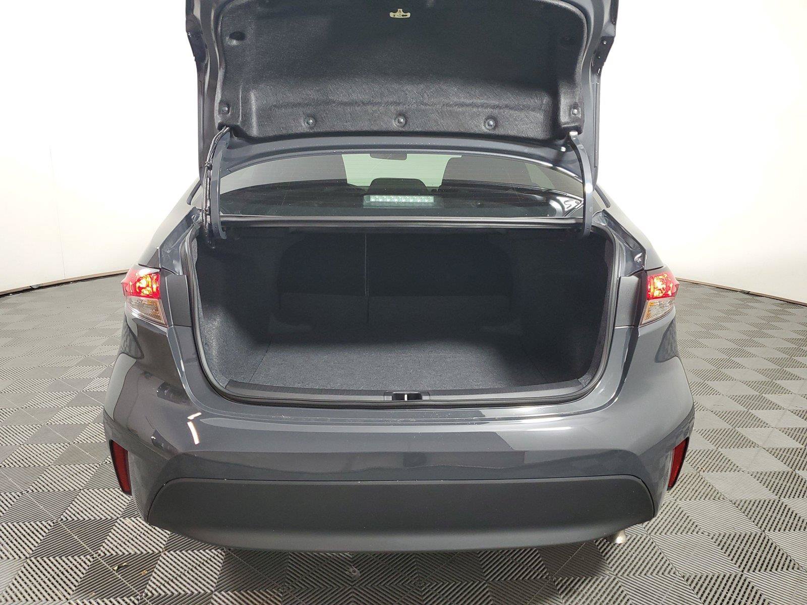 Used 2026 Toyota Corolla LE FWD image 8