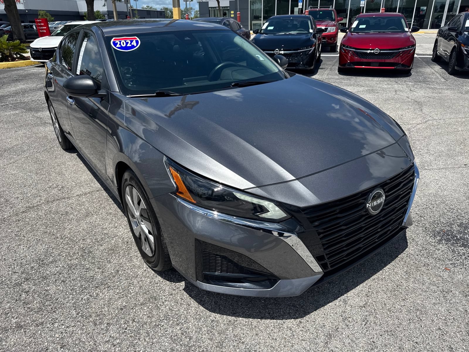 Used 2024 Nissan Altima 2.5 S FWD image 7