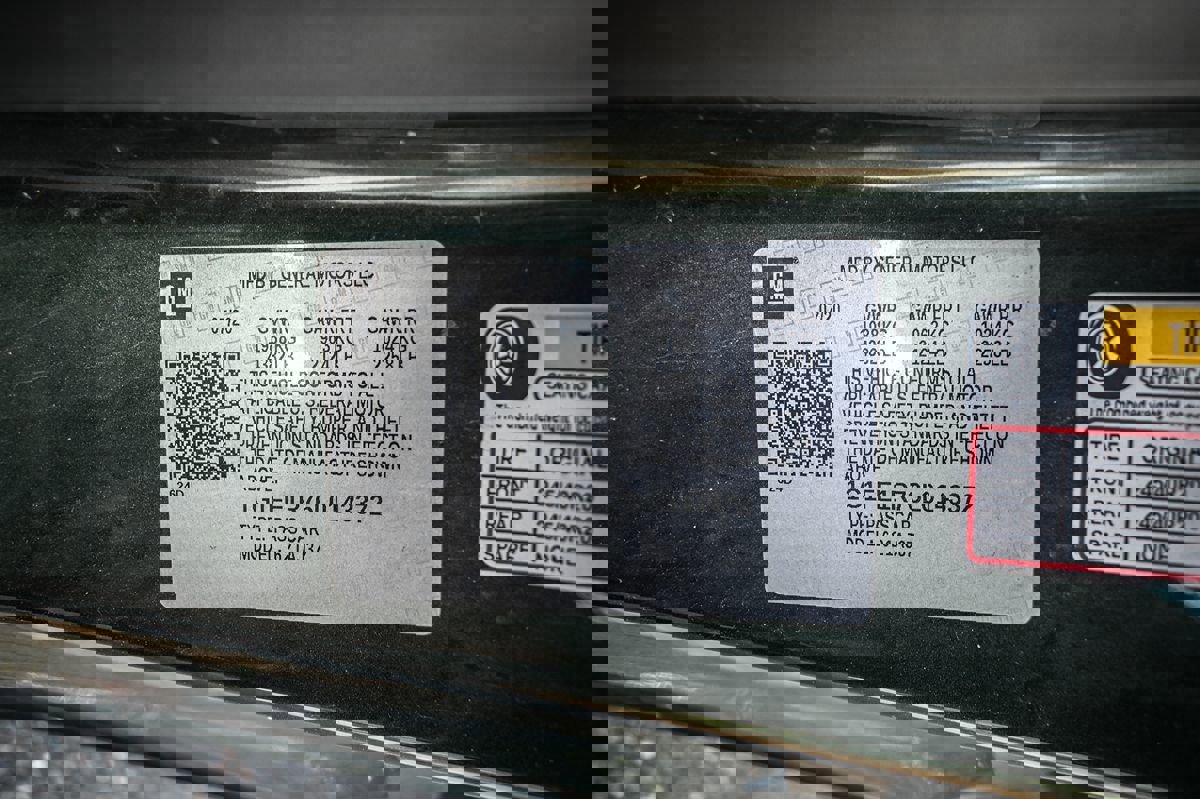 Used 2020 Chevrolet Camaro LT RWD image 18