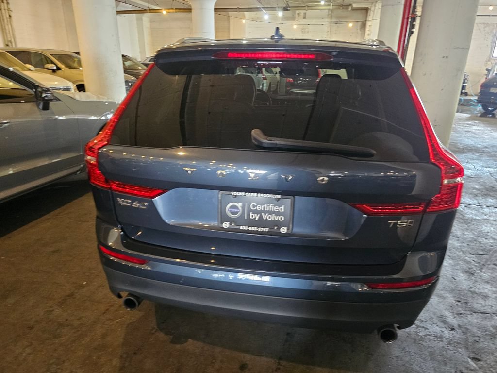Used 2021 Volvo XC60 T5 Momentum w/ Premium Package AWD/4WD image 3