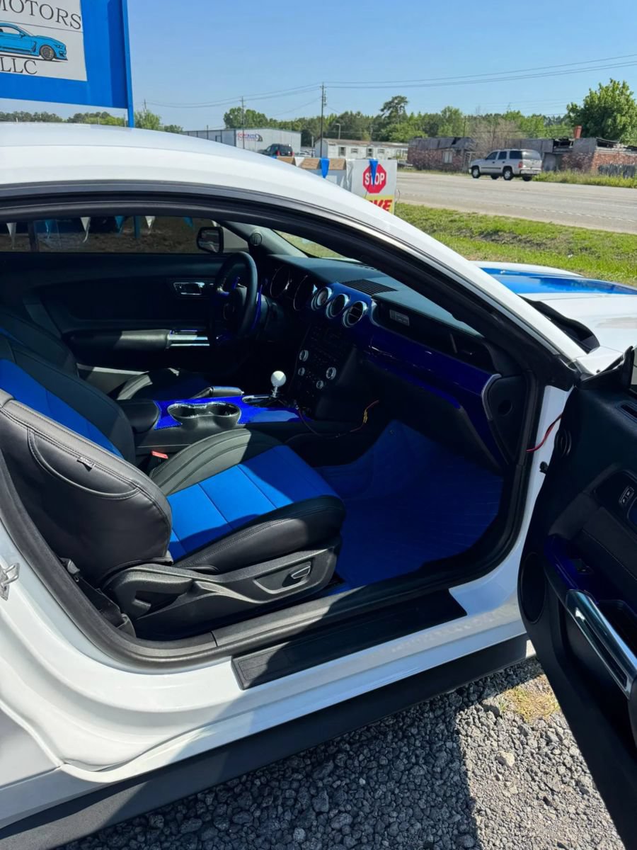 Used 2016 Ford Mustang GT RWD image 11