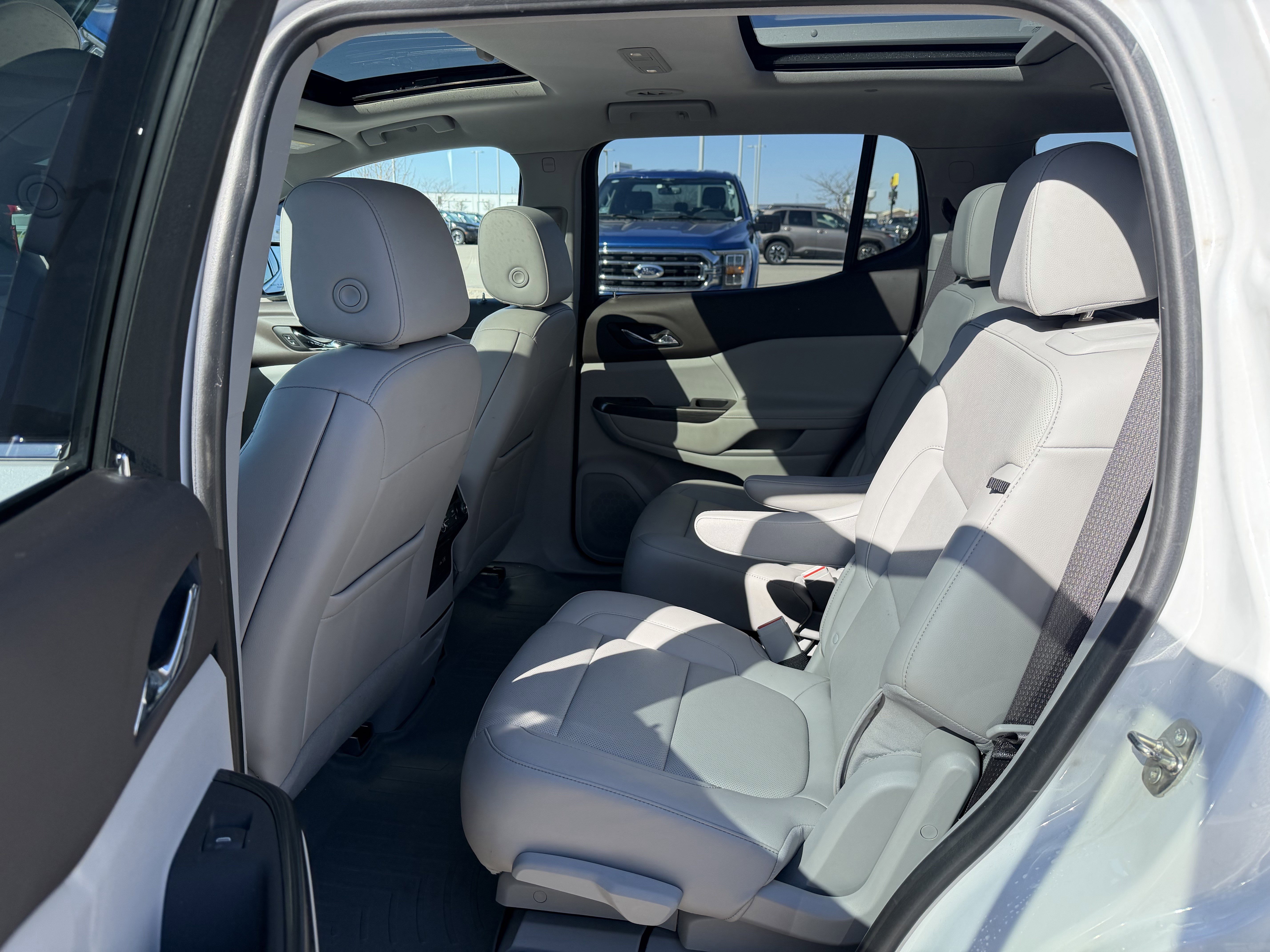 Used 2021 GMC Acadia SLT w/ Preferred Package AWD/4WD image 8