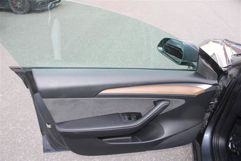 Used 2022 Tesla Model 3 Long Range AWD/4WD image 9