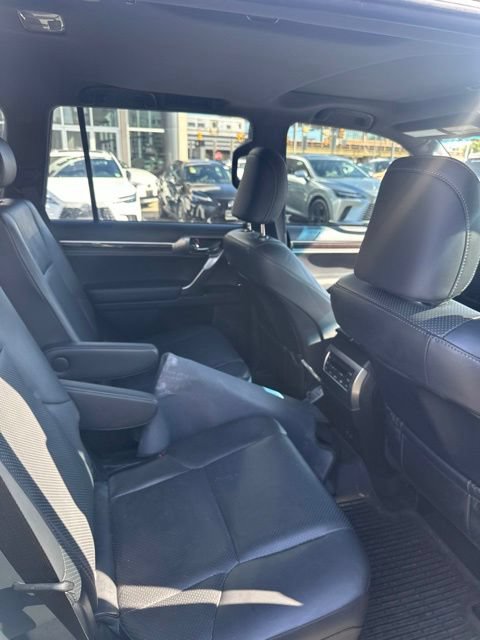 Used 2023 Lexus GX 460 Luxury w/ Sport Design Package AWD/4WD image 8